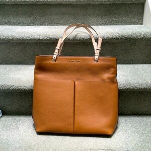 Michael Kors - Bedford Pebbled Leather LargeTote Bag